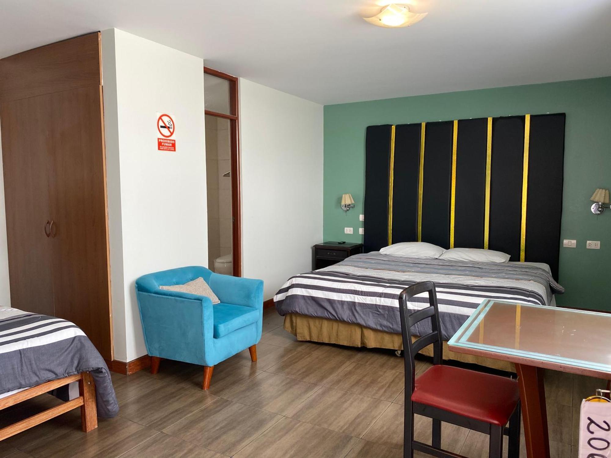 Venecia Hotel Carrion Trujillo Exterior photo